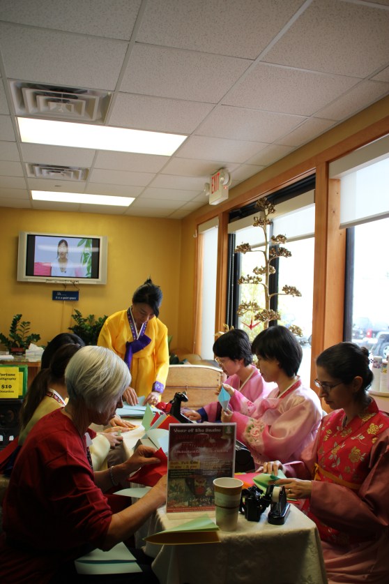 Let's make paper cranes with new year wishes